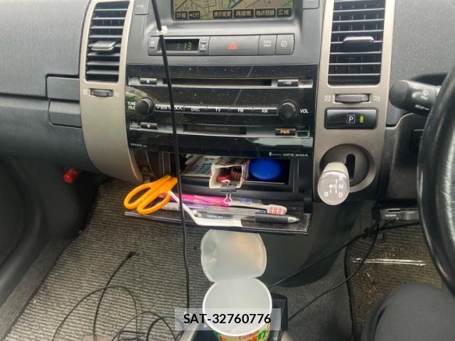 Toyota PRIUS 2008-02 8379089-17