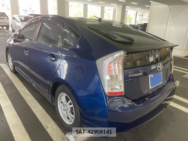 Toyota PRIUS 2010-01 8379127-13