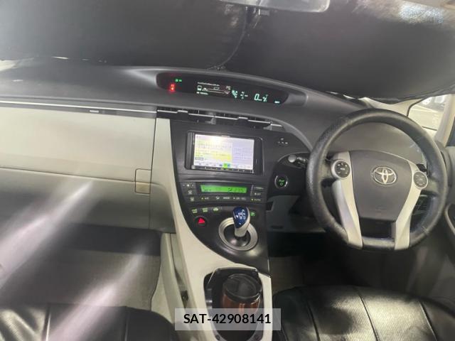 Toyota PRIUS 2010-01 8379127-5