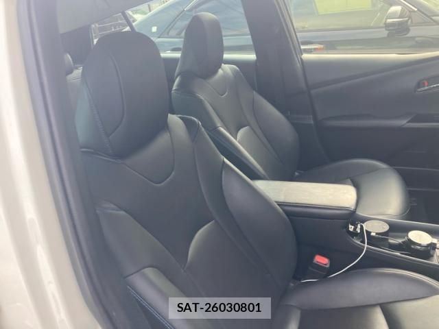 Toyota PRIUS 2019-07 8379130-14