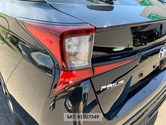 Toyota PRIUS 2019-05 8379141-13