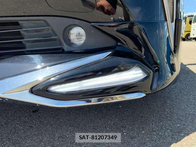 Toyota PRIUS 2019-05 8379141-9