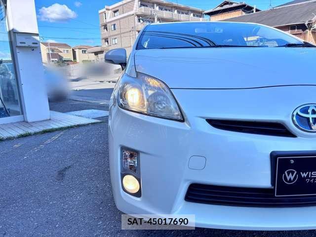 Toyota PRIUS 2009-11 8379310-11