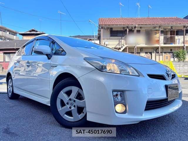 Toyota PRIUS 2009-11 8379310-13