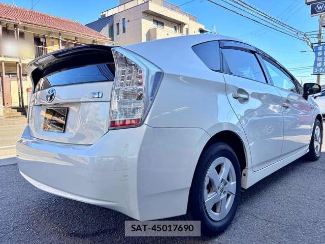 Toyota PRIUS 2009-11 8379310-15