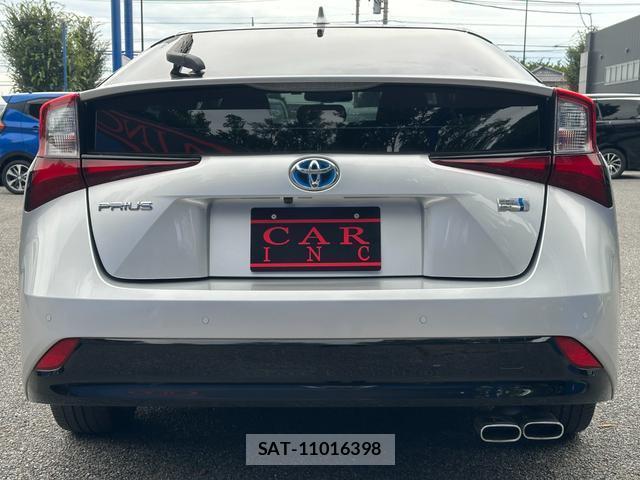 Toyota PRIUS 2019-01 8379335-11