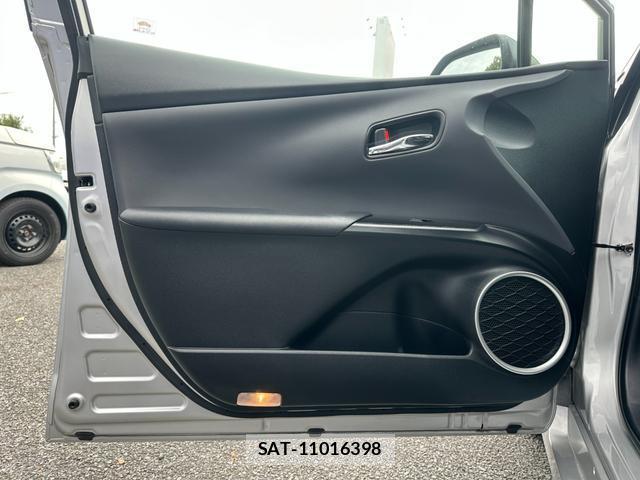 Toyota PRIUS 2019-01 8379335-14