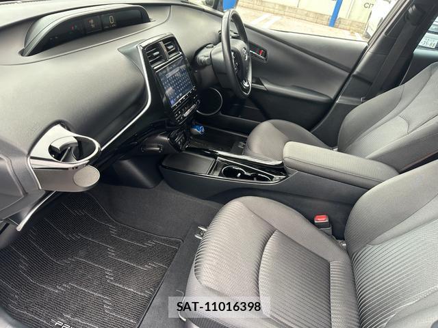Toyota PRIUS 2019-01 8379335-15