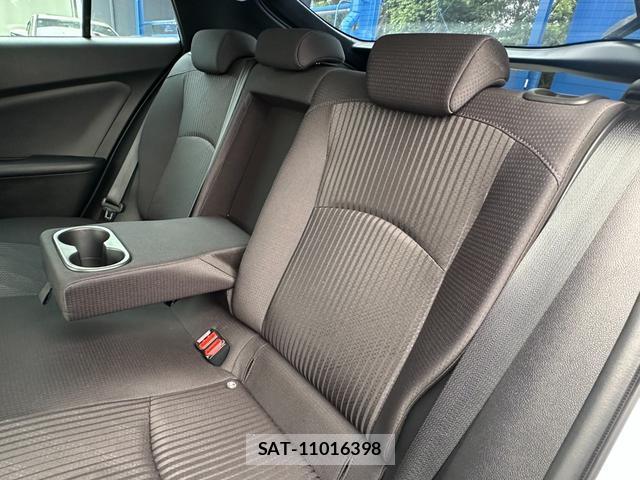 Toyota PRIUS 2019-01 8379335-19