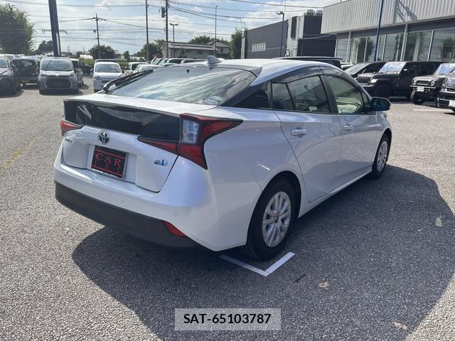 Toyota PRIUS 2020-11 8379339-10
