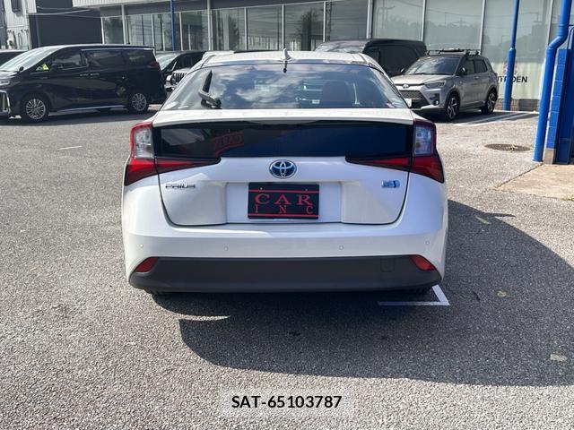 Toyota PRIUS 2020-11 8379339-11