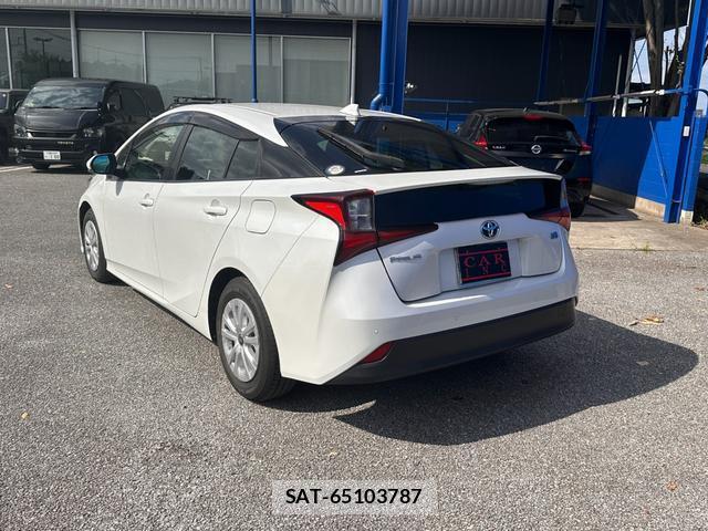 Toyota PRIUS 2020-11 8379339-12