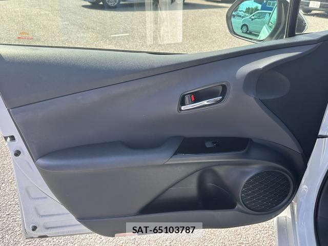 Toyota PRIUS 2020-11 8379339-14