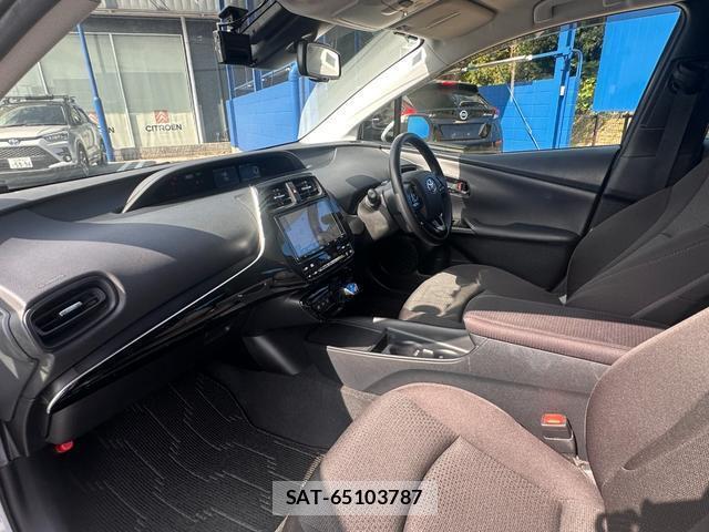 Toyota PRIUS 2020-11 8379339-15