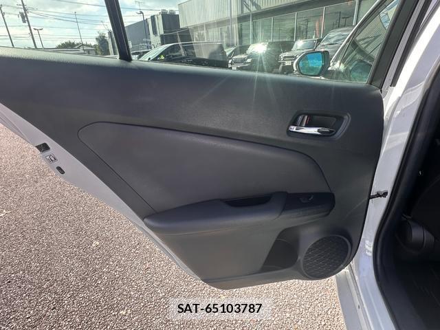 Toyota PRIUS 2020-11 8379339-17