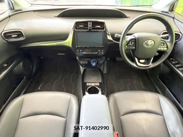 Toyota PRIUS 2019-03 8379398-1