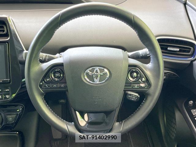 Toyota PRIUS 2019-03 8379398-10
