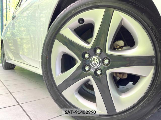 Toyota PRIUS 2019-03 8379398-12