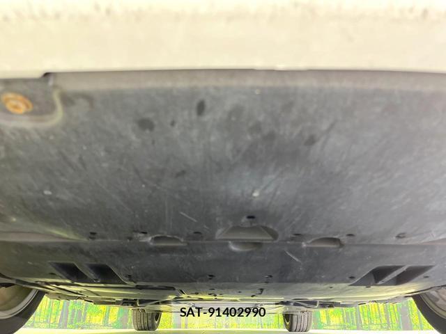 Toyota PRIUS 2019-03 8379398-15