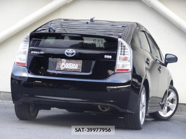 Toyota PRIUS 2010-04 8379467-1