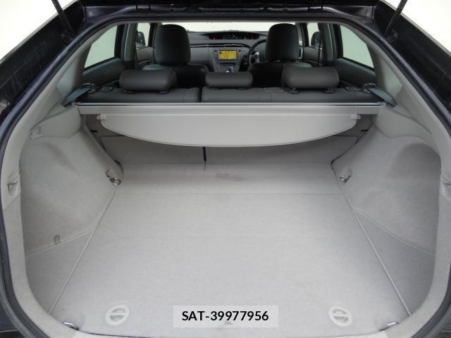 Toyota PRIUS 2010-04 8379467-10
