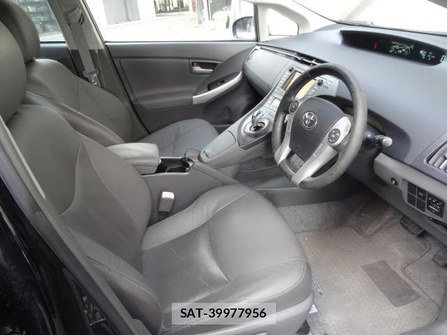 Toyota PRIUS 2010-04 8379467-17