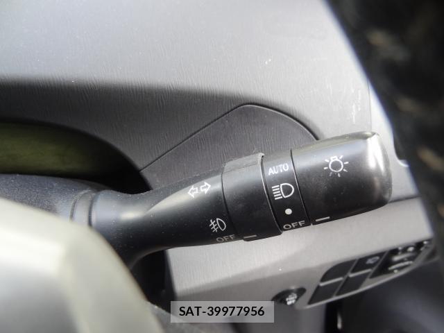 Toyota PRIUS 2010-04 8379467-18