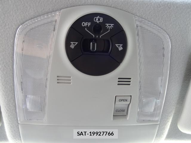 Toyota PRIUS 2010-08 8379469-17