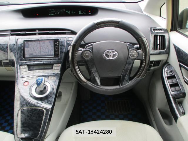 Toyota PRIUS 2015-01 8379634-1