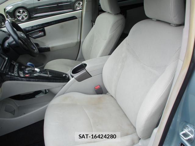 Toyota PRIUS 2015-01 8379634-11
