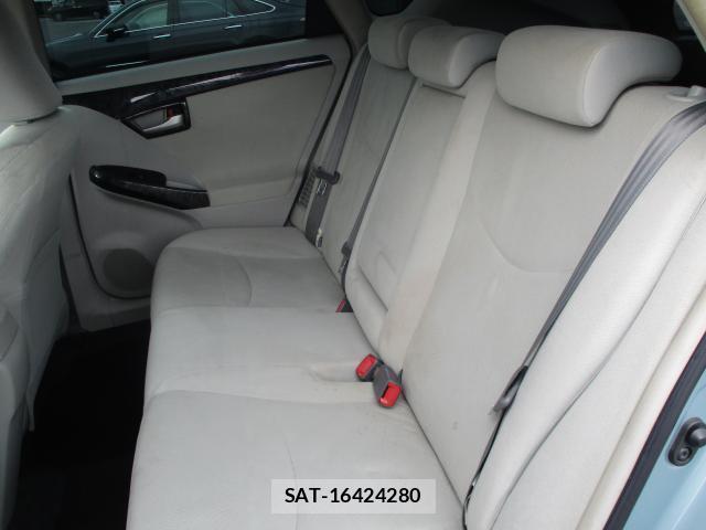Toyota PRIUS 2015-01 8379634-12