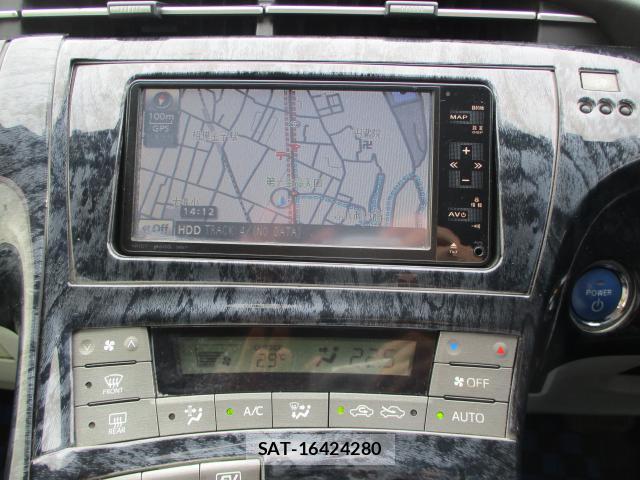 Toyota PRIUS 2015-01 8379634-15