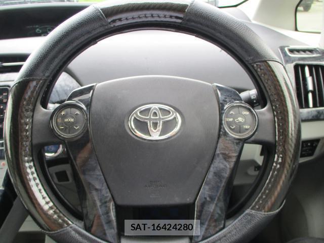 Toyota PRIUS 2015-01 8379634-17