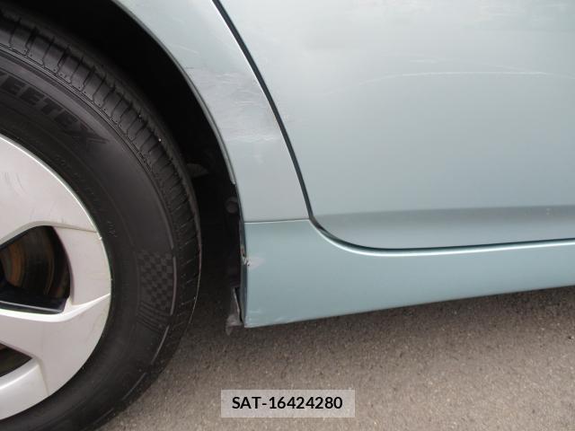 Toyota PRIUS 2015-01 8379634-18