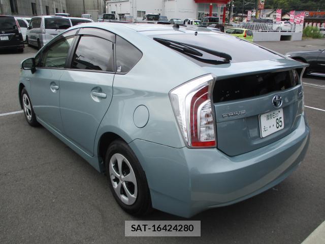 Toyota PRIUS 2015-01 8379634-9