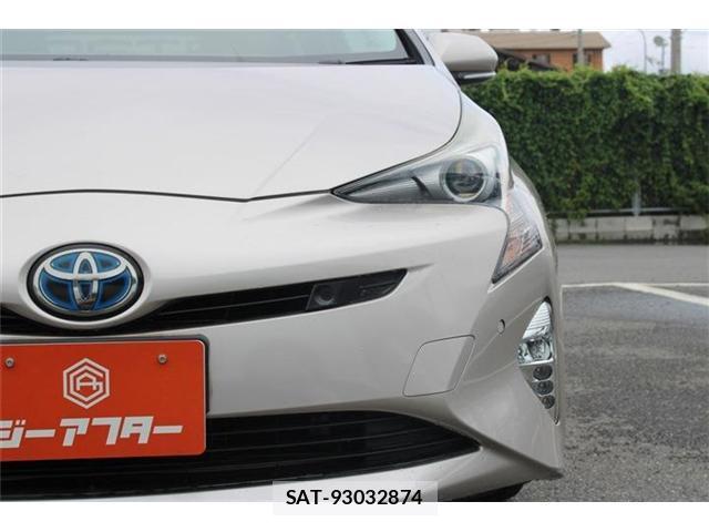 Toyota PRIUS 2015-12 8379715-10