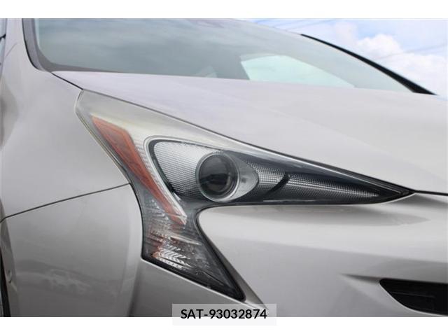 Toyota PRIUS 2015-12 8379715-11