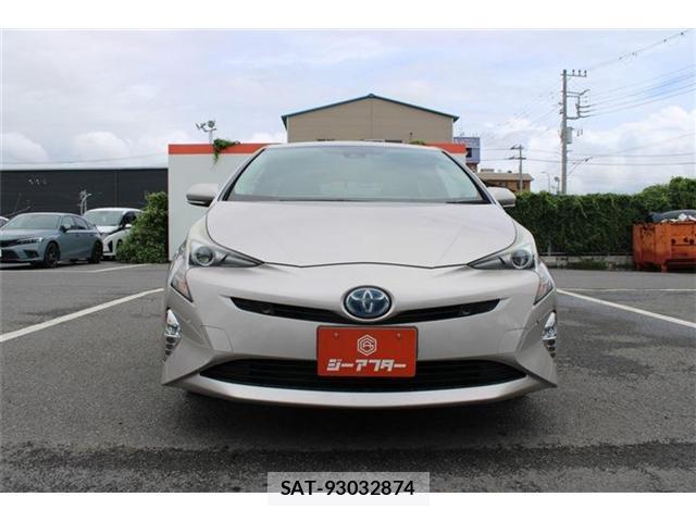 Toyota PRIUS 2015-12 8379715-8