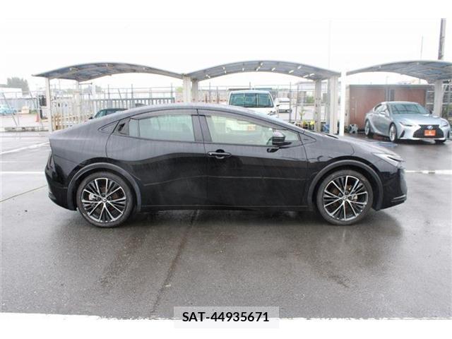 Toyota PRIUS 2023-06 8379727-18