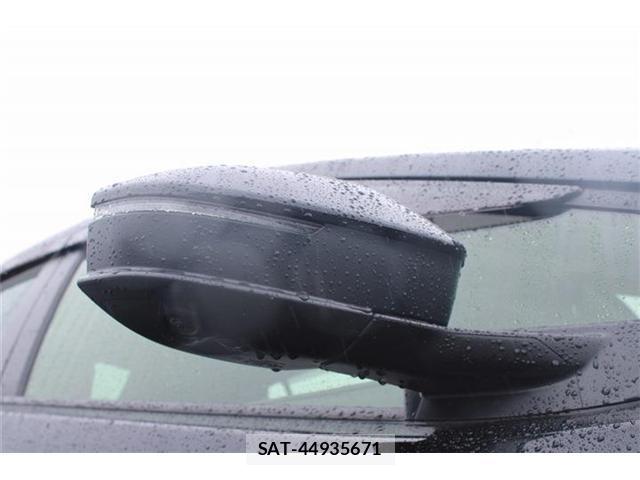Toyota PRIUS 2023-06 8379727-19