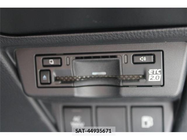 Toyota PRIUS 2023-06 8379727-6