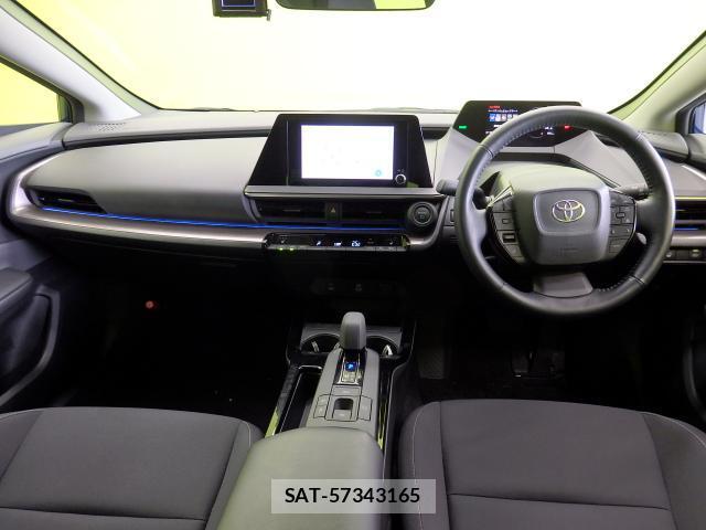 Toyota PRIUS 2023-04 8379765-1
