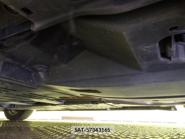 Toyota PRIUS 2023-04 8379765-12
