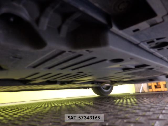 Toyota PRIUS 2023-04 8379765-13