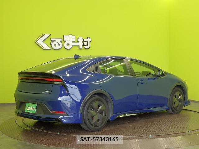 Toyota PRIUS 2023-04 8379765-17