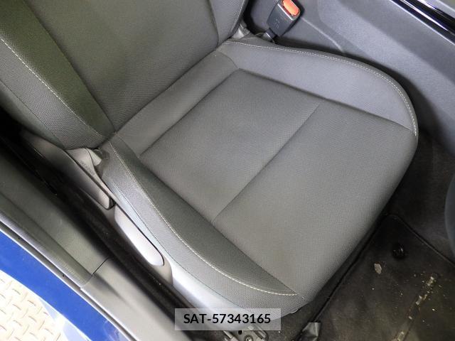 Toyota PRIUS 2023-04 8379765-8