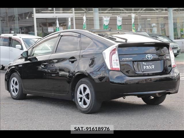 Toyota PRIUS 2014-05 8380149-4