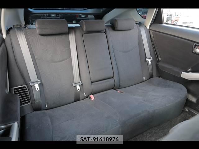 Toyota PRIUS 2014-05 8380149-8