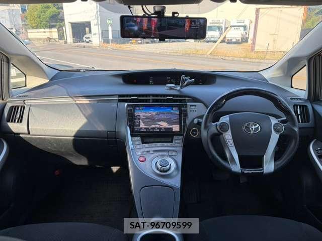 Toyota PRIUS 2013-09 8380169-1