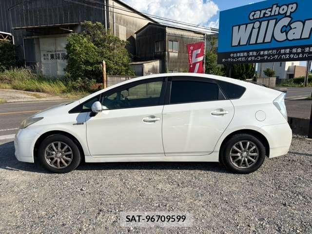 Toyota PRIUS 2013-09 8380169-14